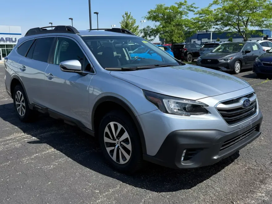 2022 Subaru Outback Premium photo 1