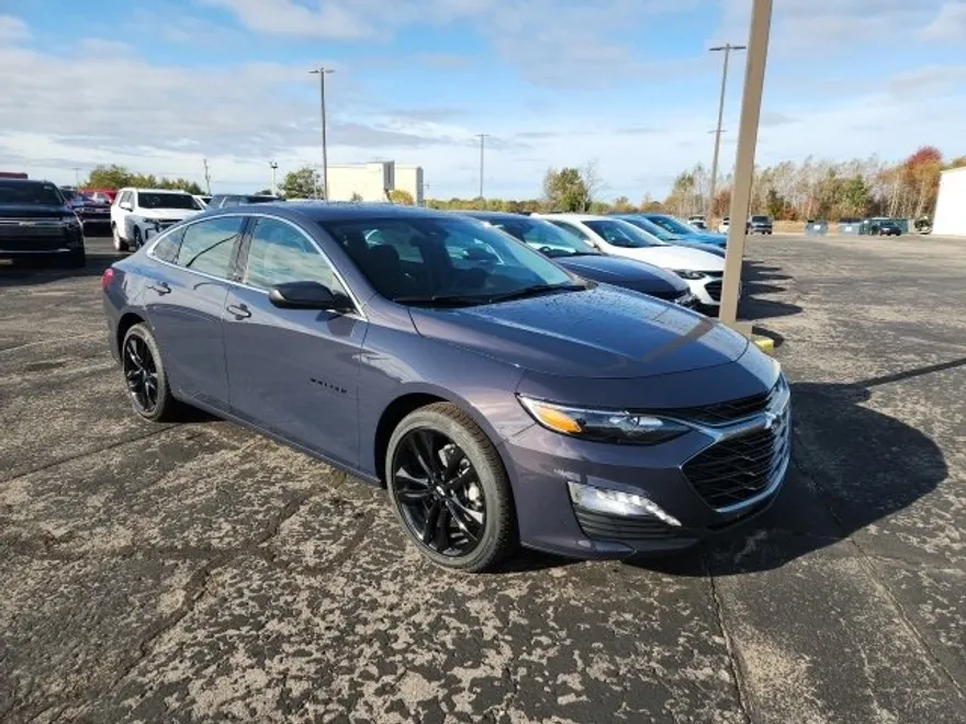 2025 Chevrolet Malibu 1LT photo 1