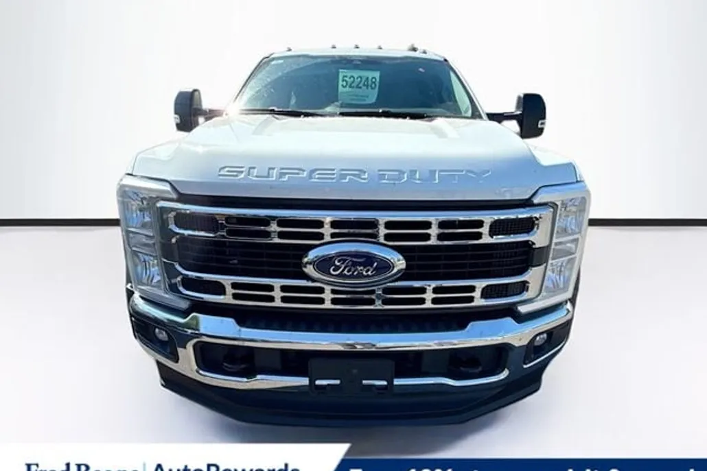 2025 Ford F-550 XL photo 1