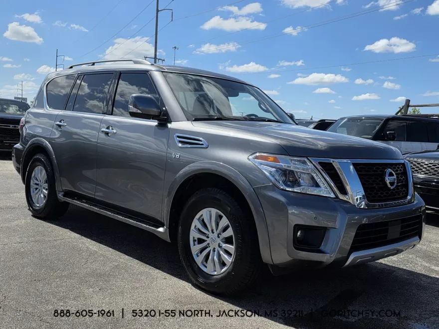 2017 Nissan Armada SV photo 1