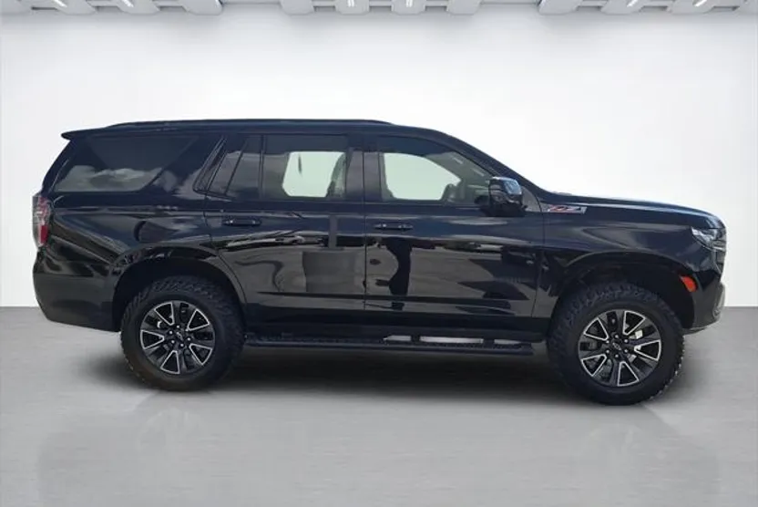 2021 Chevrolet Tahoe Z71 photo 1