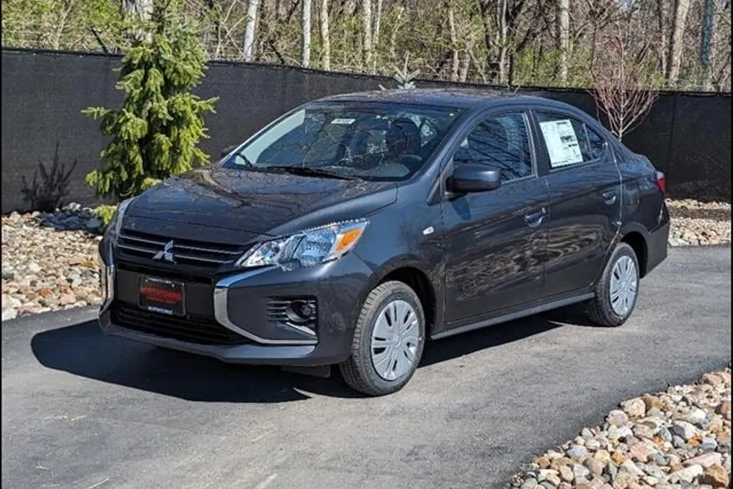 2024 Mitsubishi Mirage G4 ES photo 1
