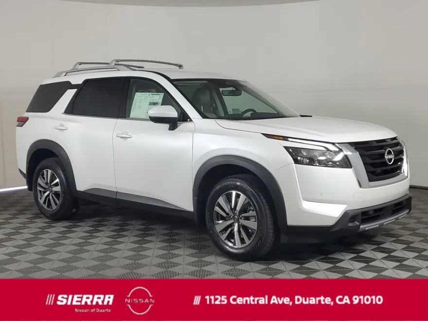 2025 Nissan Pathfinder SL photo 1