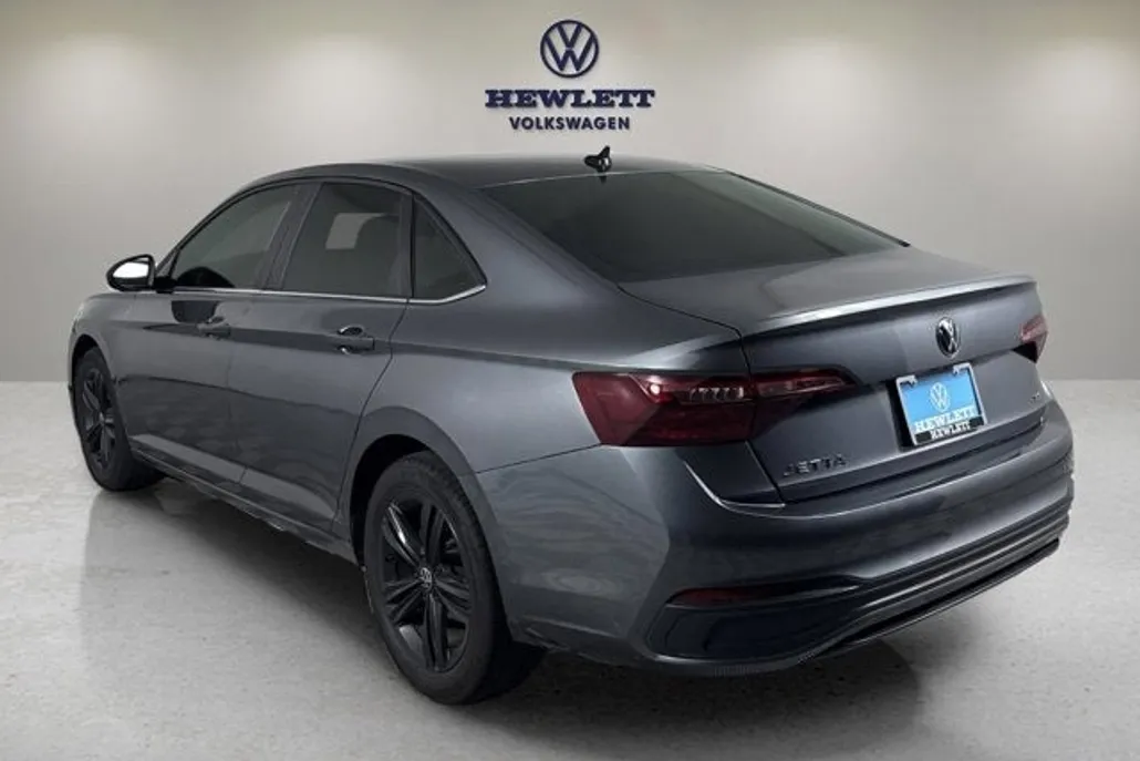 2024 Volkswagen Jetta SE photo 1