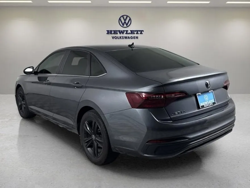 2024 Volkswagen Jetta SE photo 1