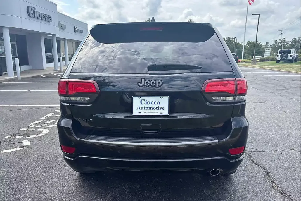 2021 Jeep Grand Cherokee Anniversary Edition photo 1