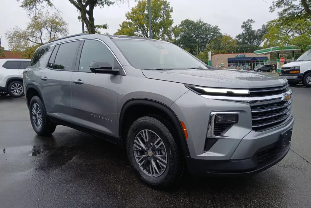 2026 Chevrolet Traverse photo 1