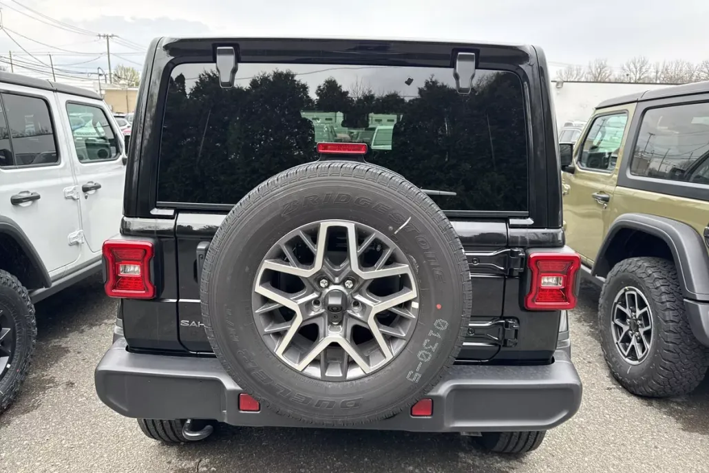 2025 Jeep Wrangler Sahara photo 1