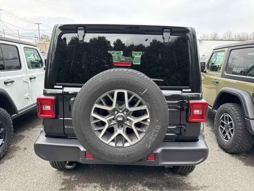 2025 Jeep Wrangler Sahara photo 1