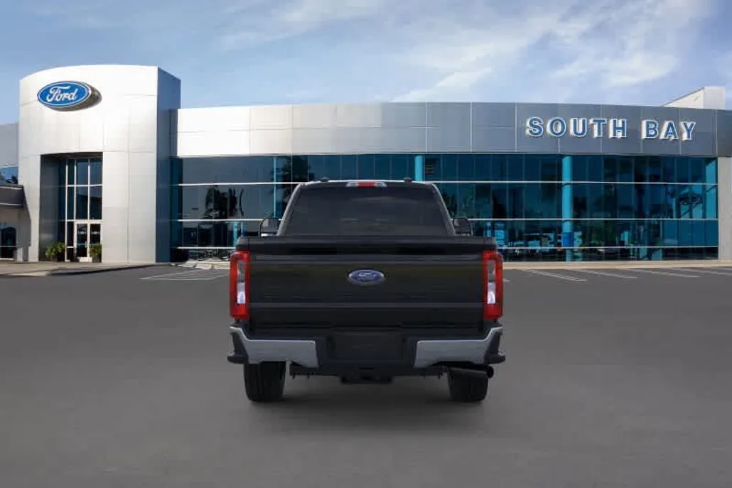 2025 Ford F-250 photo 1