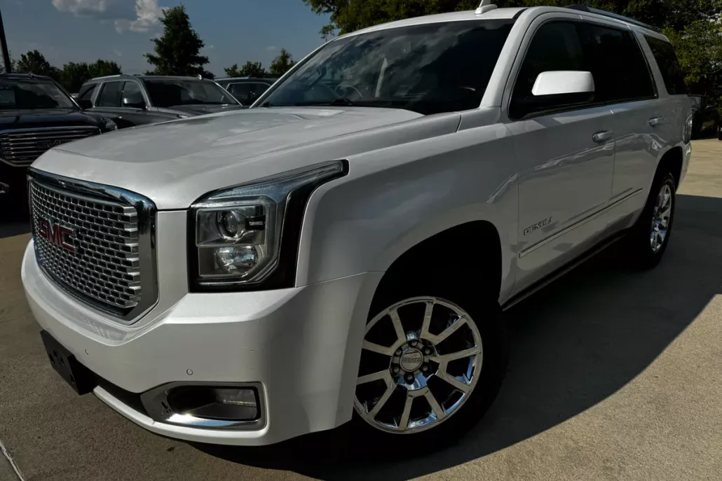 2017 Gmc Yukon Denali photo 1