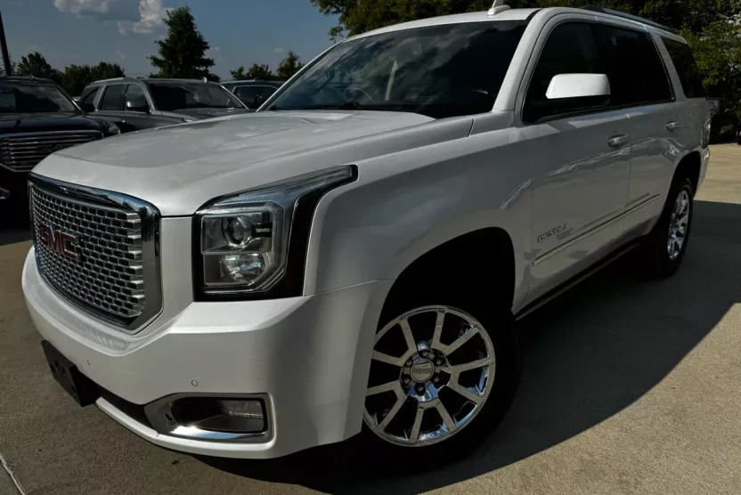 2017 Gmc Yukon Denali photo 1