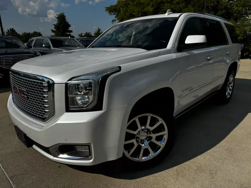 2017 Gmc Yukon Denali photo 1
