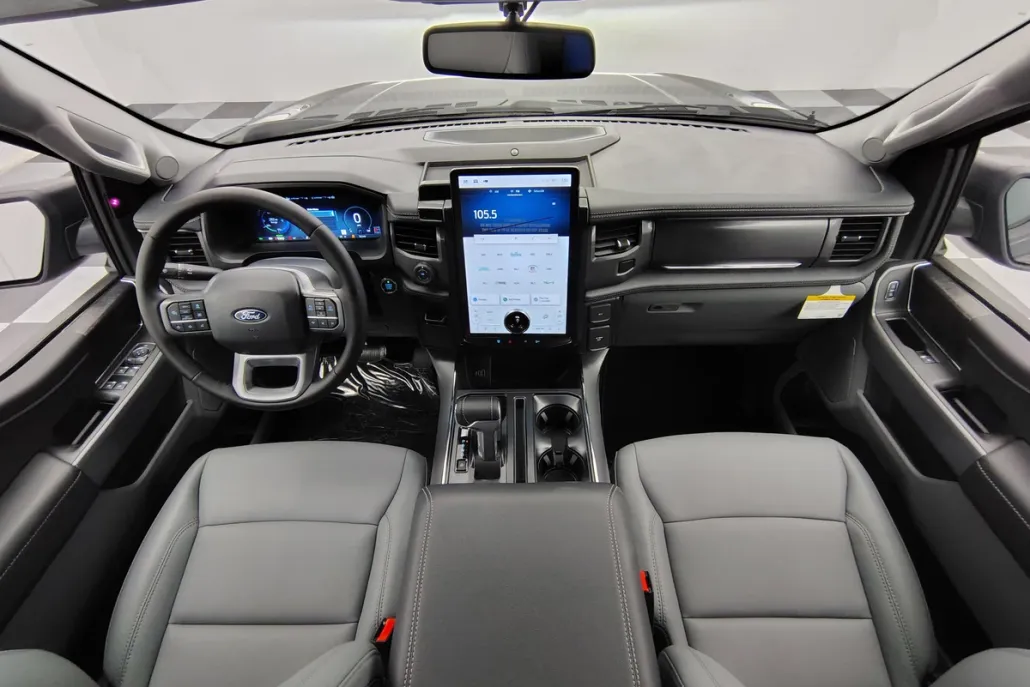 2025 Ford F-150 Lightning photo 1