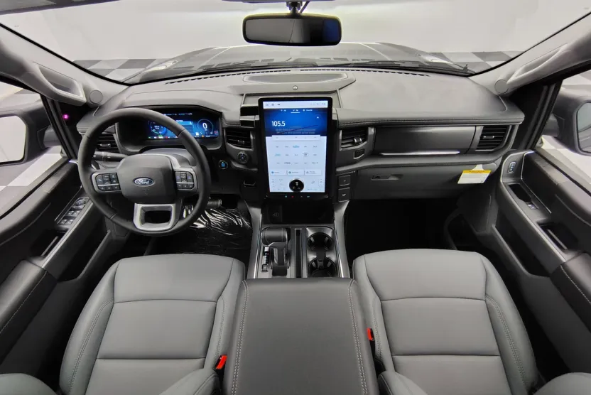 2025 Ford F-150 Lightning photo 1