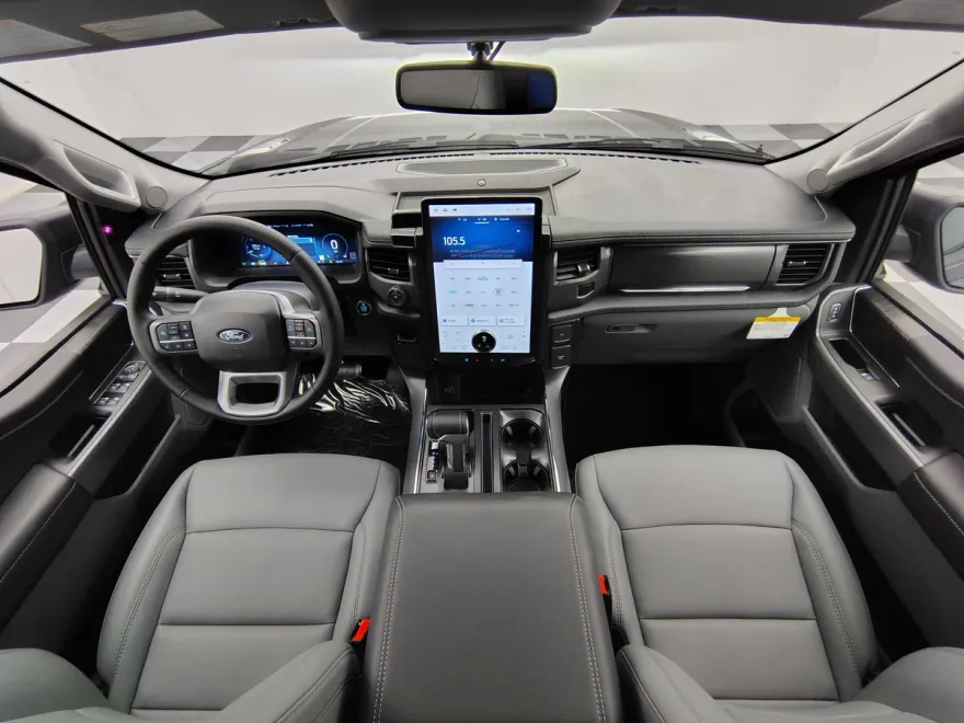 2025 Ford F-150 Lightning photo 1