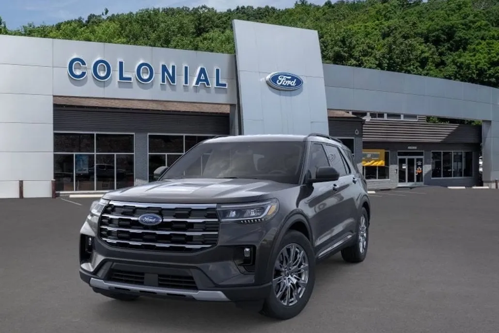 2025 Ford Explorer photo 1