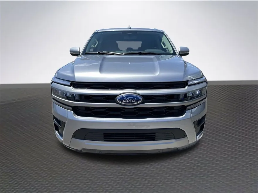 2024 Ford Expedition XLT photo 1