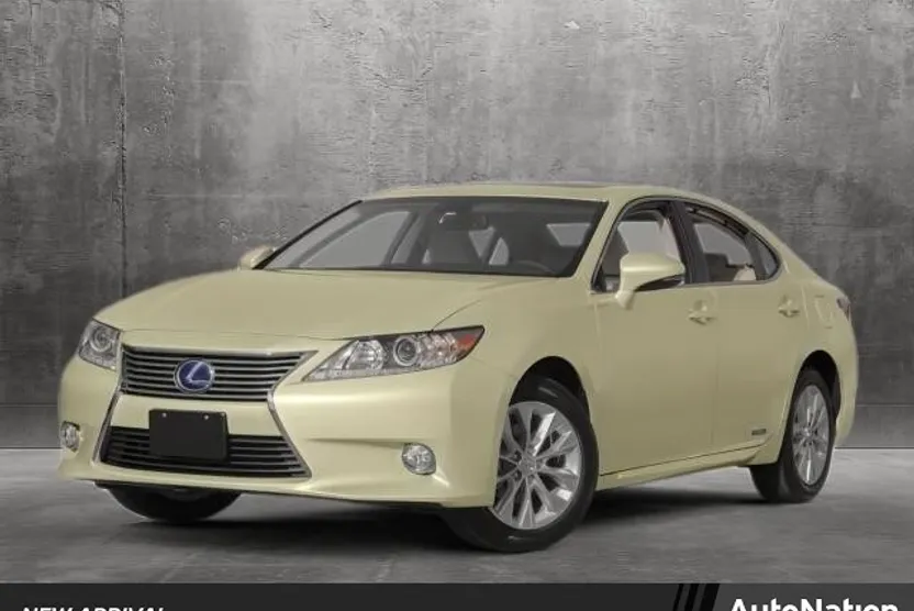 2013 Lexus ES 300h photo 1