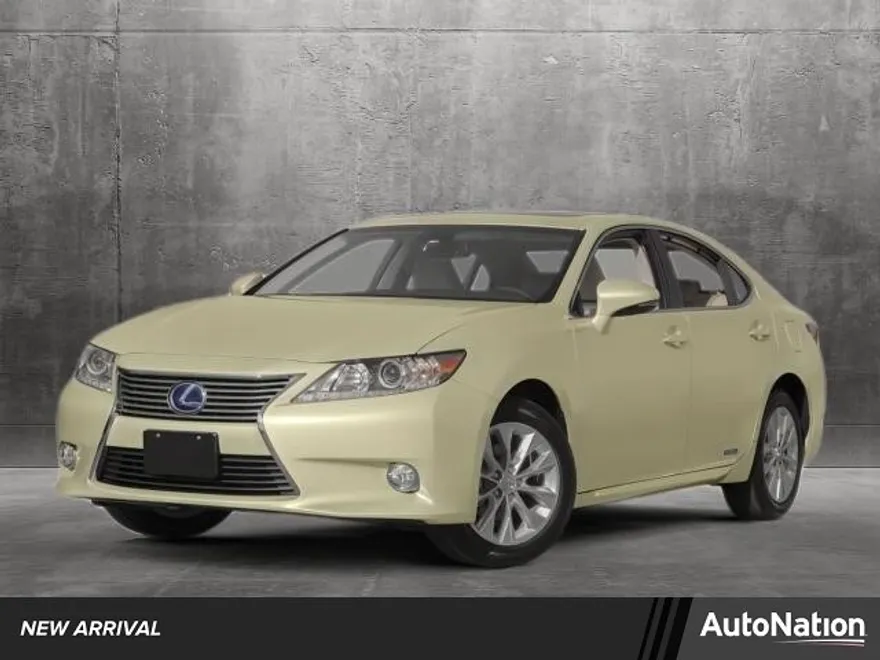 2013 Lexus ES 300h photo 1