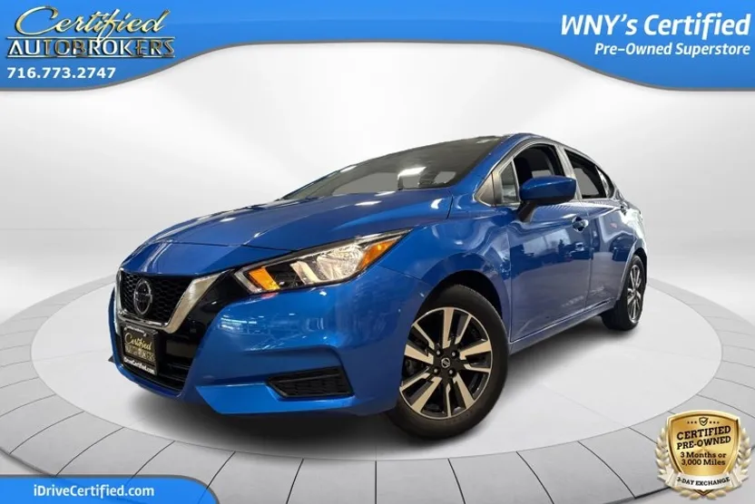 2022 Nissan Versa SV photo 1