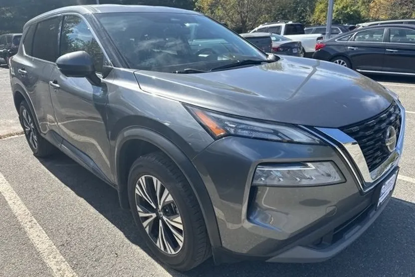 2021 Nissan Rogue SV photo 1
