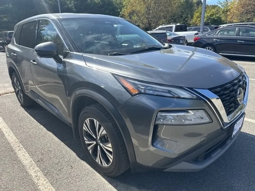2021 Nissan Rogue SV photo 1