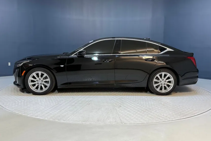 2024 Cadillac CT5 Luxury photo 1