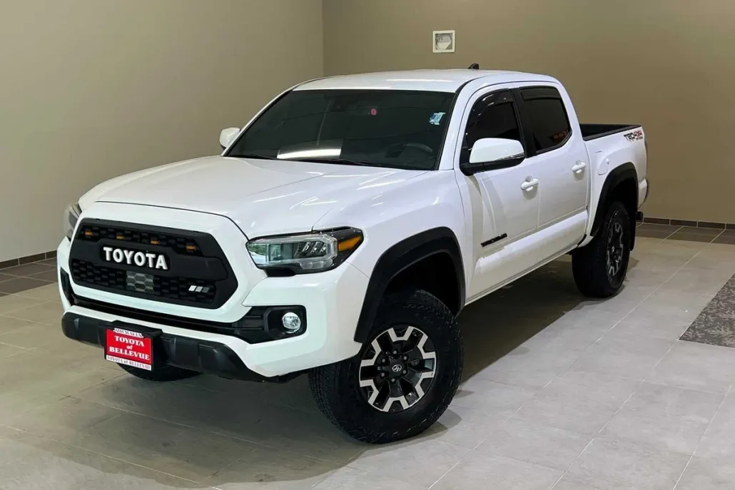 2023 Toyota Tacoma TRD photo 1