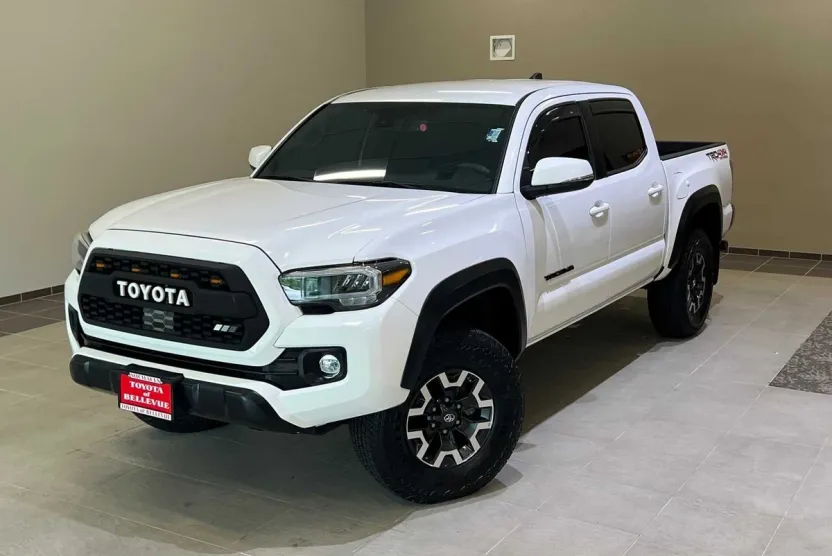 2023 Toyota Tacoma TRD photo 1