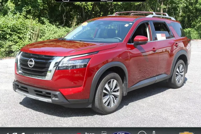 2024 Nissan Pathfinder SL photo 1
