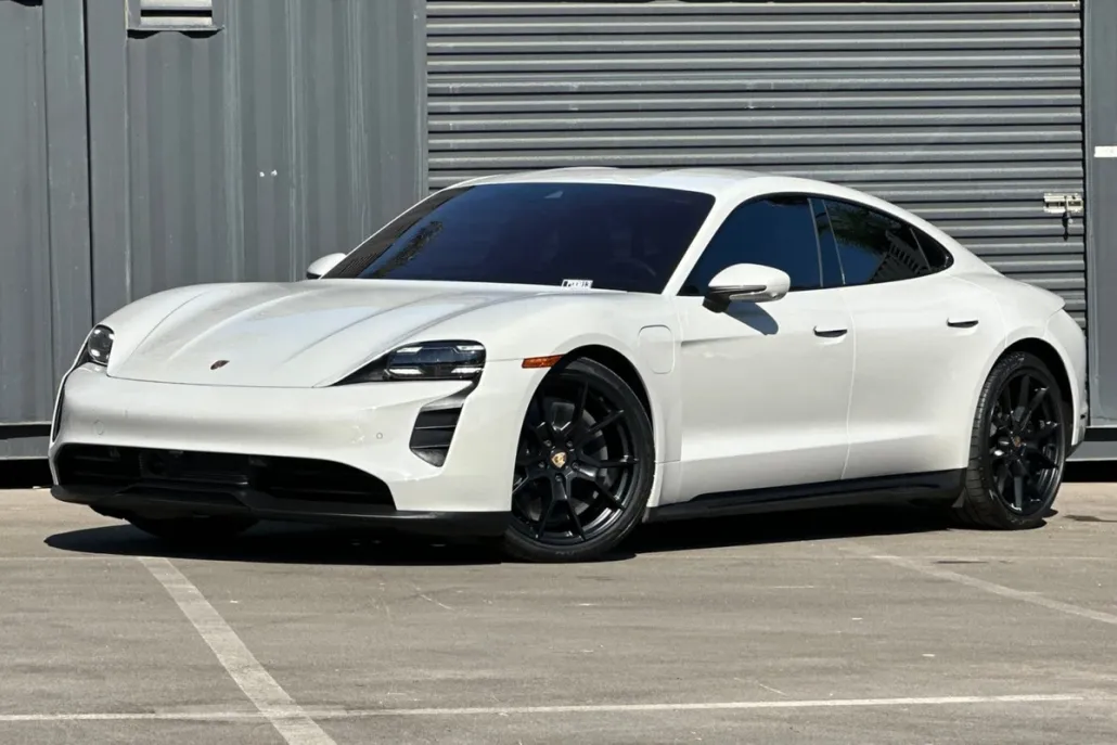 2022 Porsche Taycan GTS photo 1