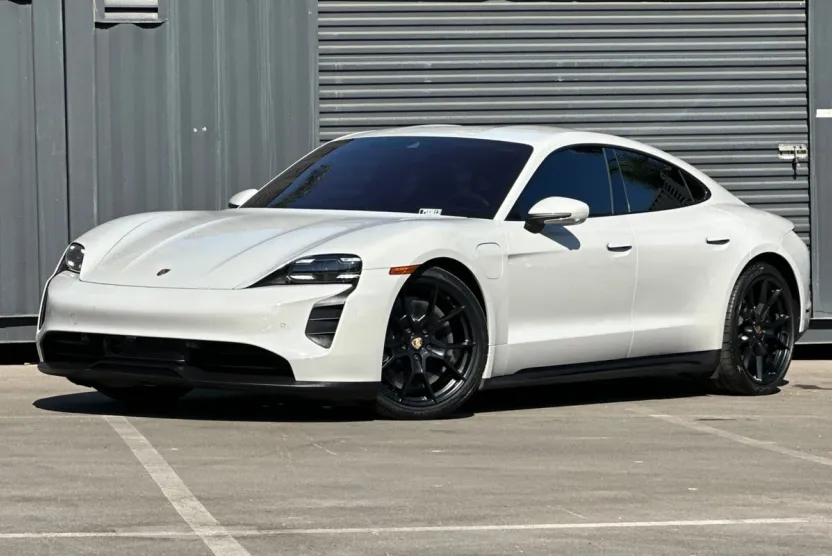 2022 Porsche Taycan GTS photo 1