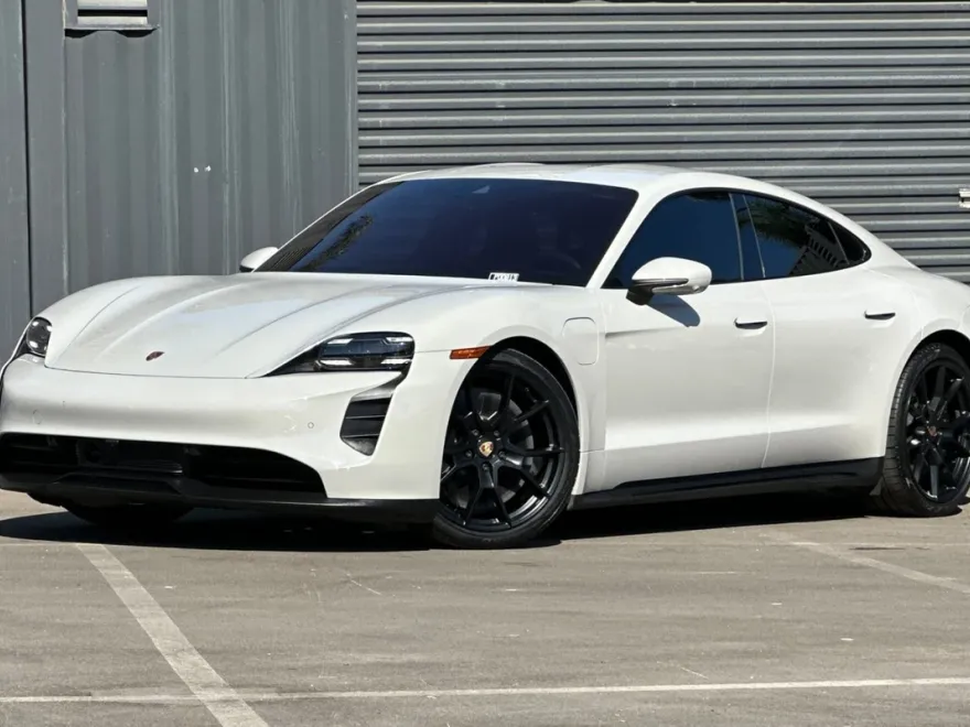 2022 Porsche Taycan GTS photo 1