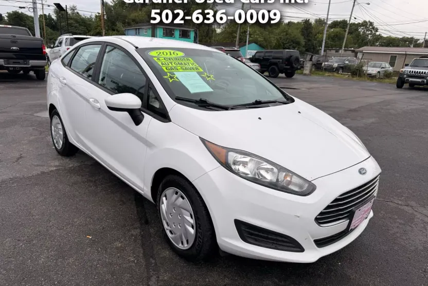 2016 Ford Fiesta S photo 1