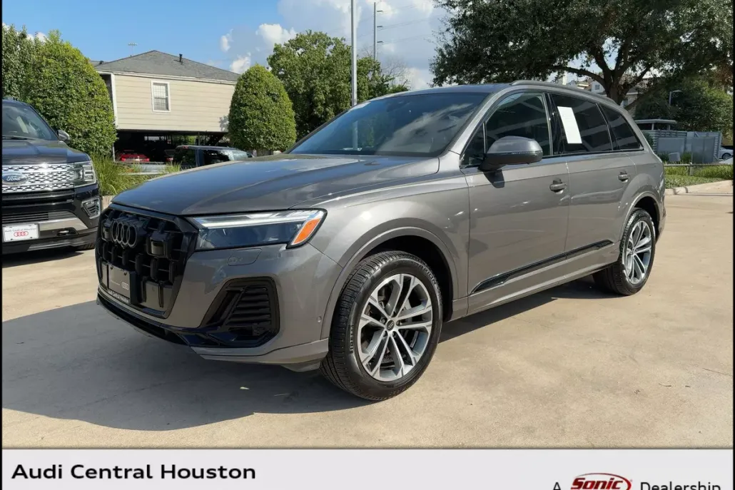 2025 Audi Q7 Premium Plus photo 1