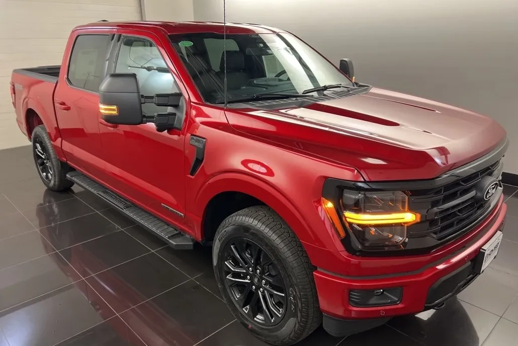 2025 Ford F-150 XLT photo 1