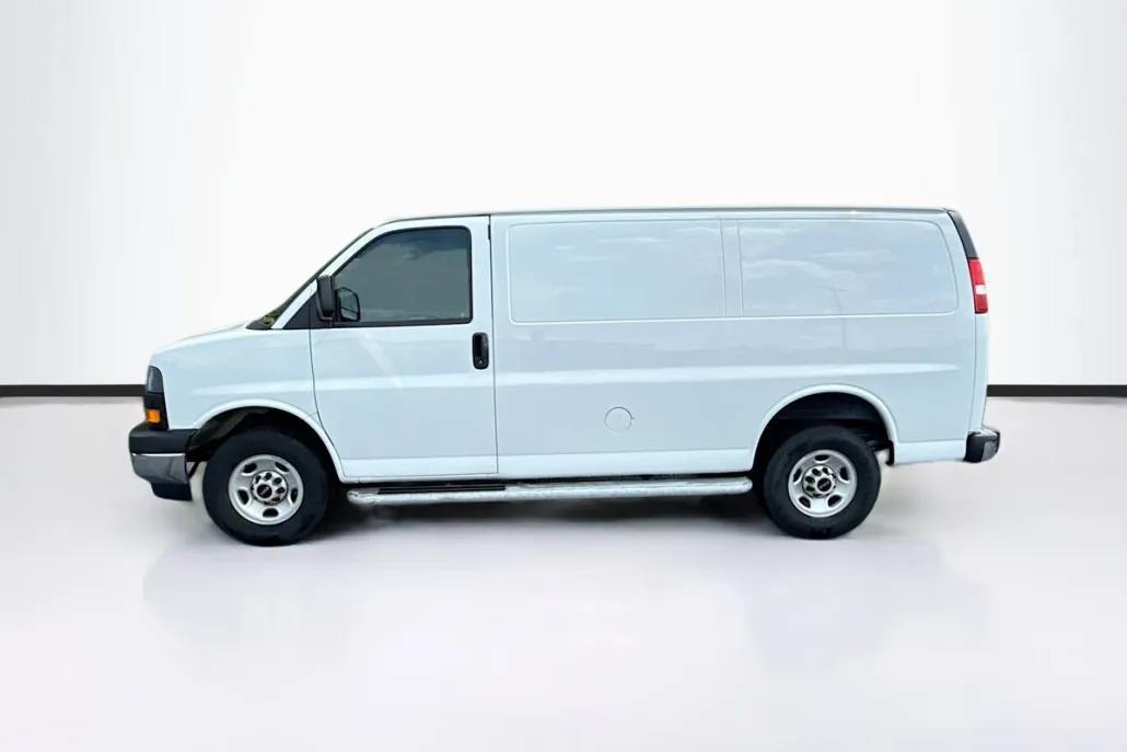 2023 Gmc Savana Cargo 2500 photo 1