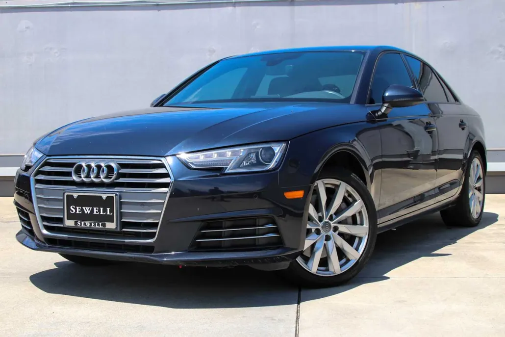 2017 Audi A4 Premium photo 1