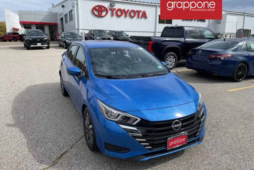2023 Nissan Versa 1.6 SV photo 1