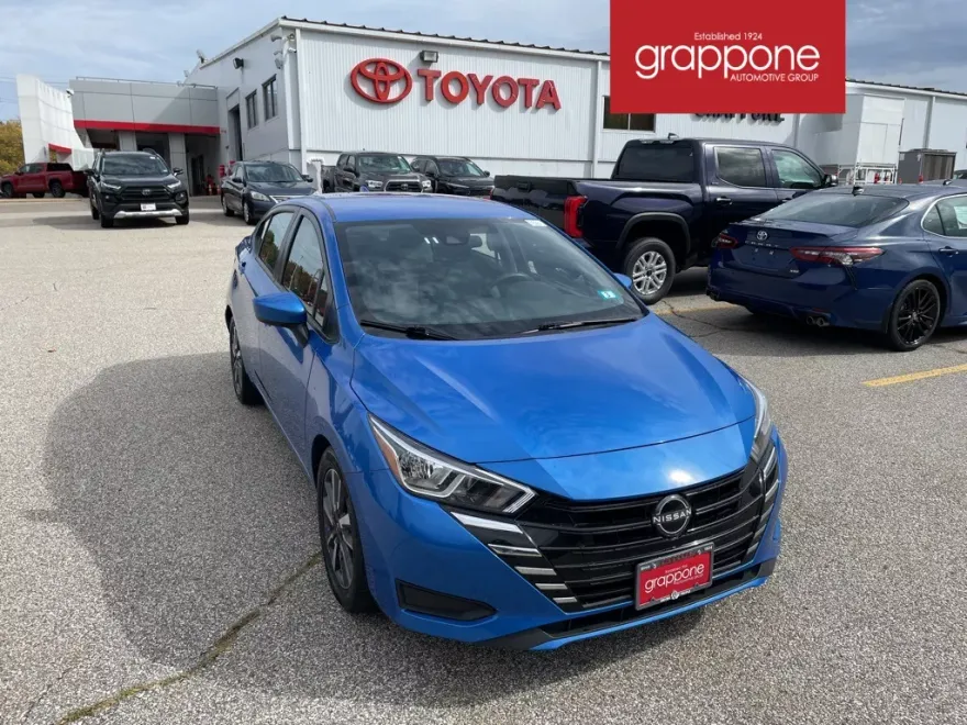 2023 Nissan Versa 1.6 SV photo 1
