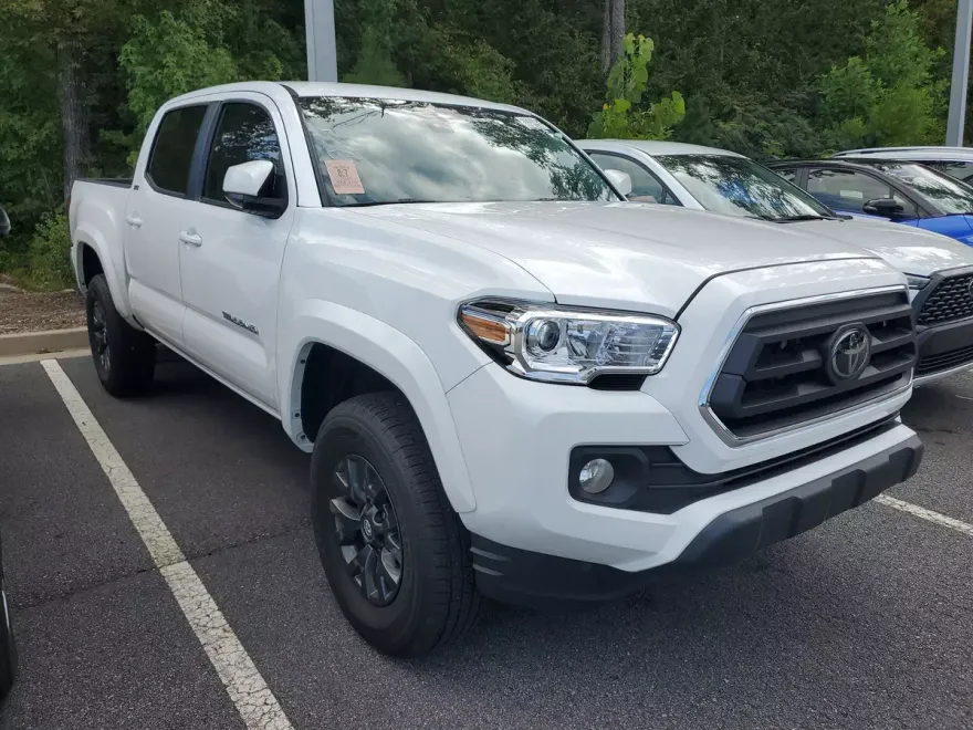2023 Toyota Tacoma SR5 Double Cab V6 photo 1