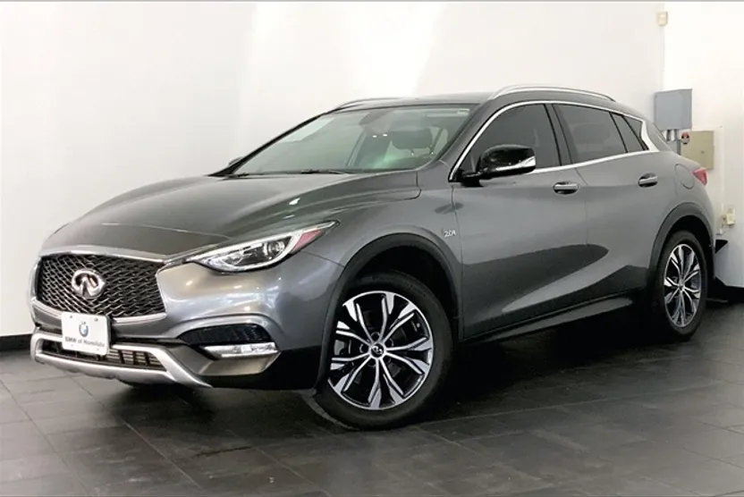 2018 Infiniti QX30 Premium photo 1