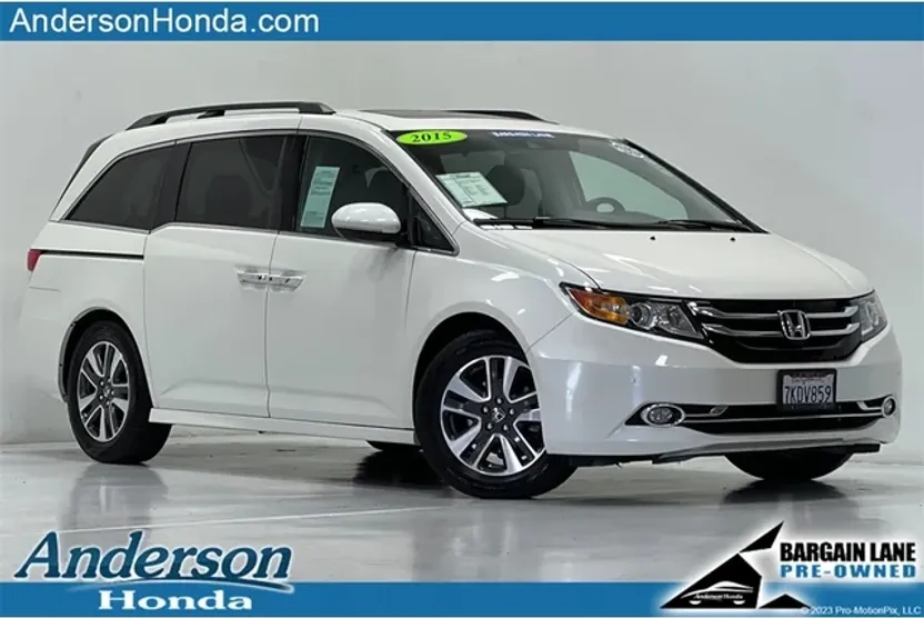2015 Honda Odyssey Touring Elite photo 1