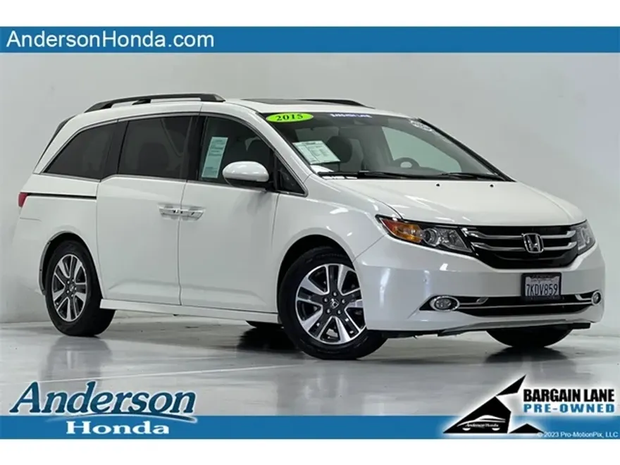 2015 Honda Odyssey Touring Elite photo 1