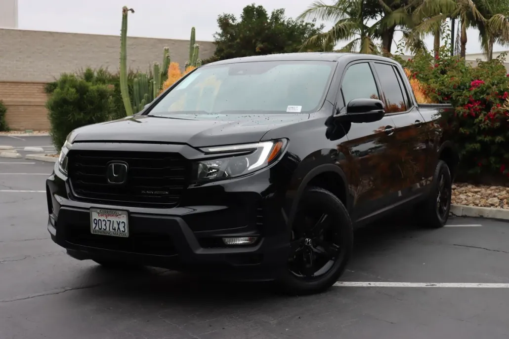 2021 Honda Ridgeline Black Edition photo 1