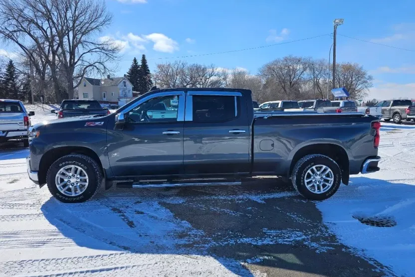 2020 Chevrolet Silverado 1500 LT photo 1