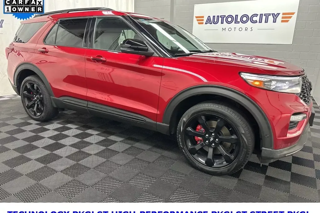 2023 Ford Explorer ST photo 1