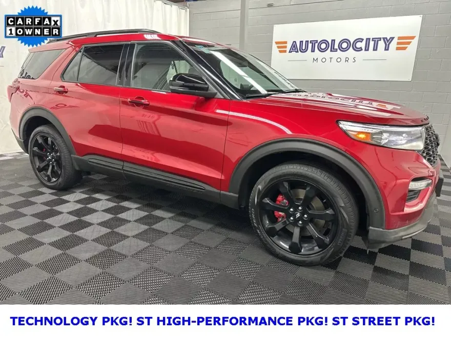 2023 Ford Explorer ST photo 1