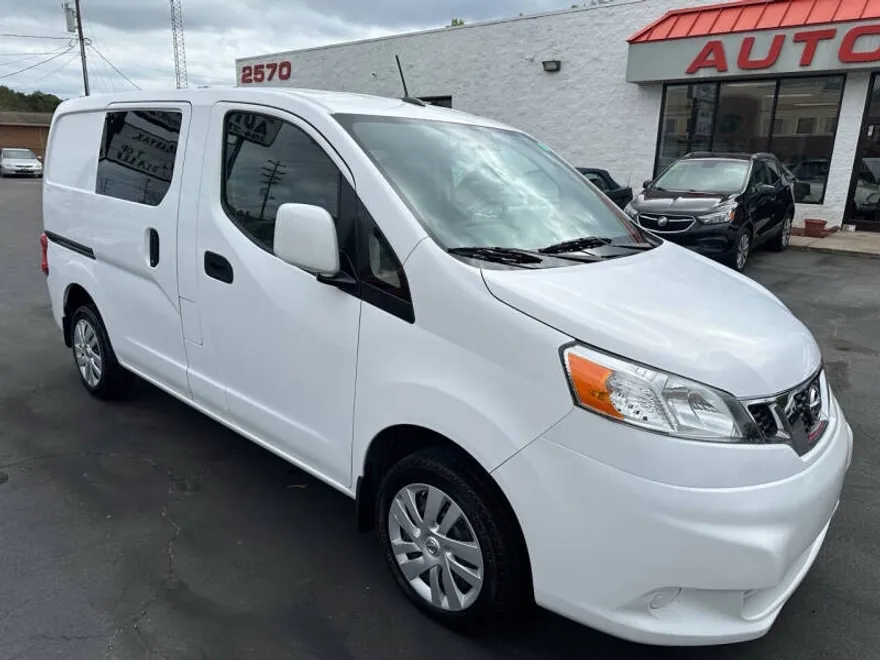 2017 Nissan NV200 S photo 1